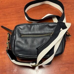 Universal thread crossbody purse // 90633